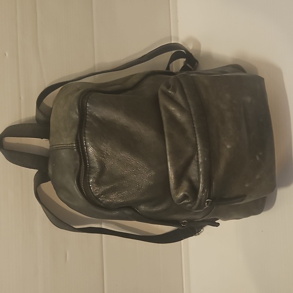 American Leather Co. Large Army Green Genuine Leather Backpack - Picture 2 of 16